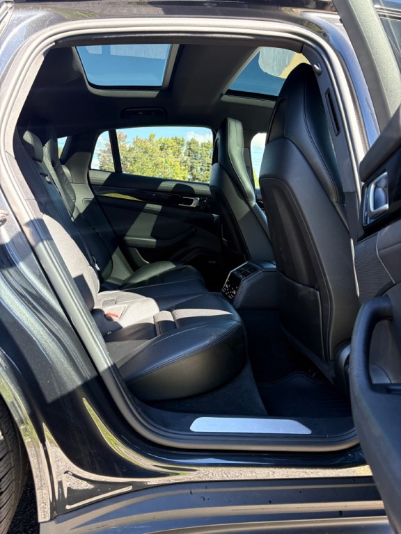 2019 Porsche Panamera Image 13