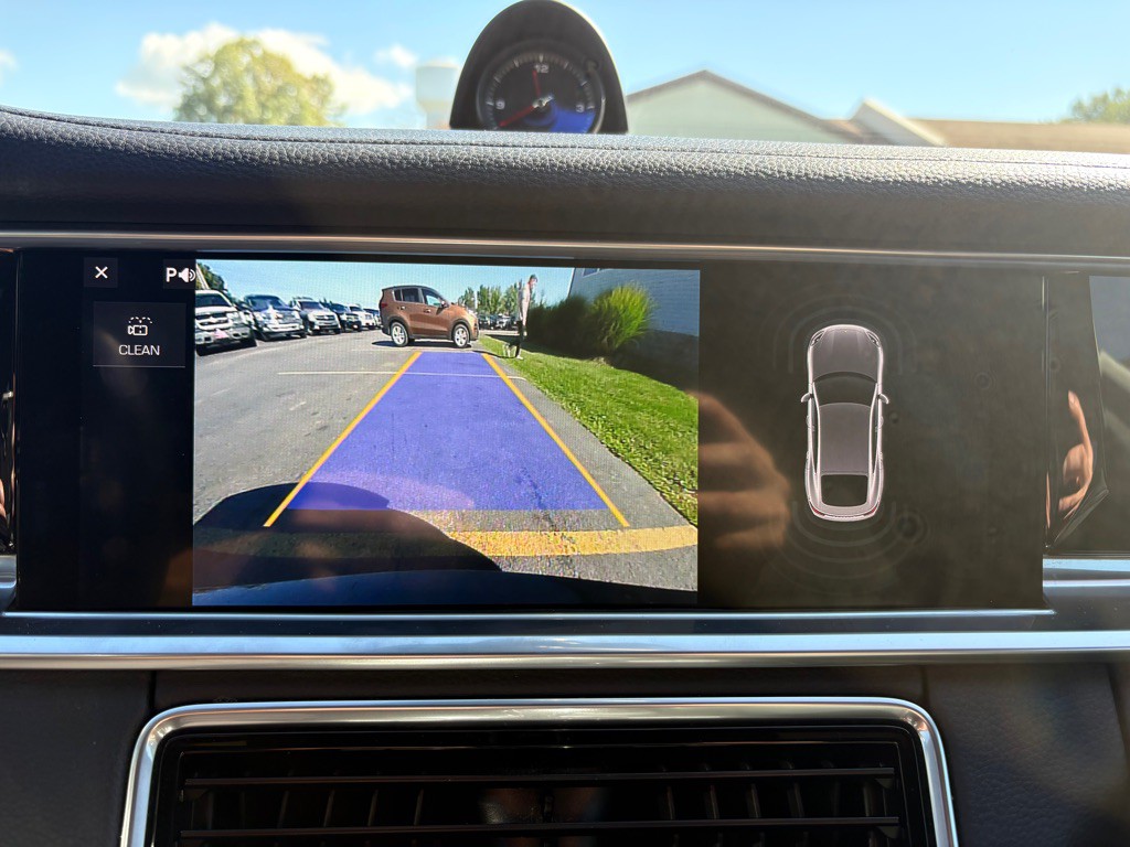 2019 Porsche Panamera Image 19