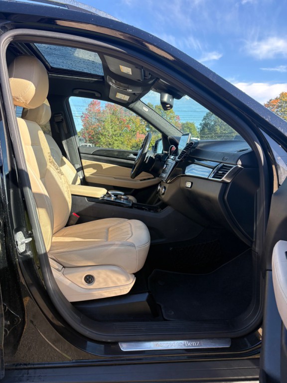 2017 Mercedes-Benz GLS-Class Image 11