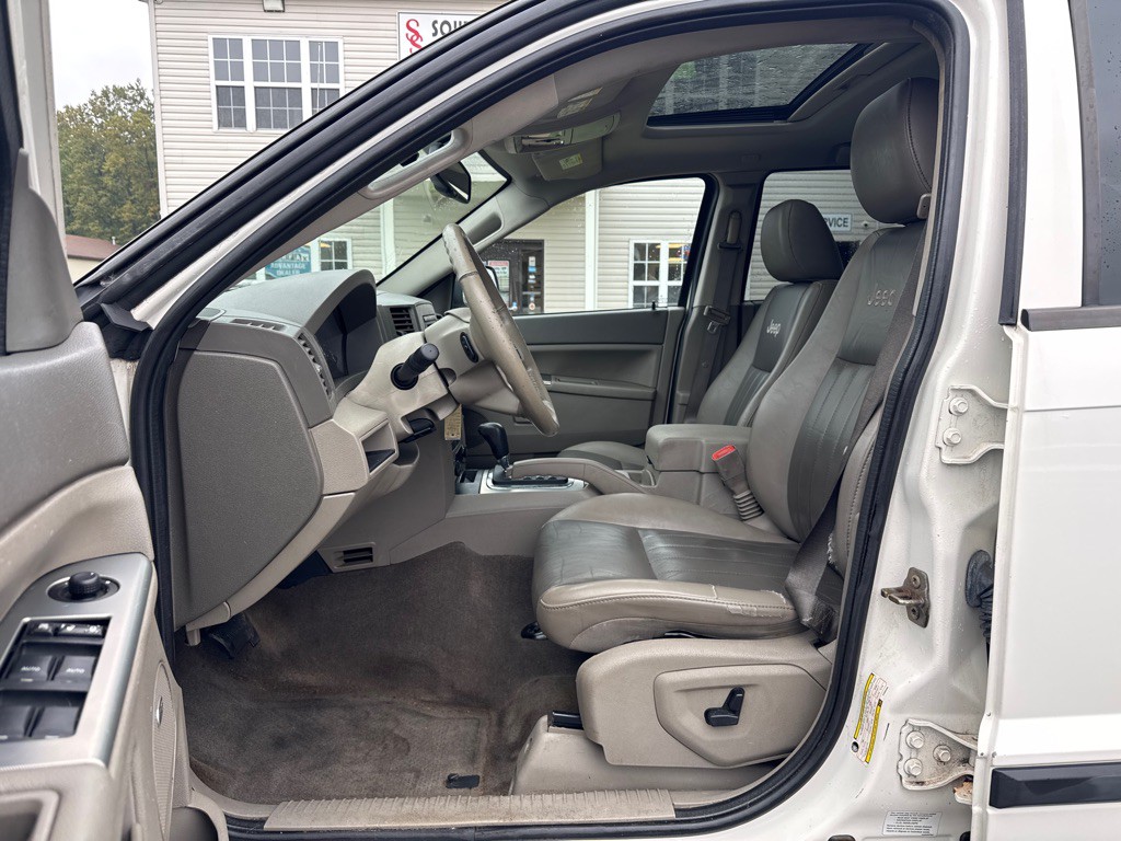 2007 Jeep Grand Cherokee Image 9