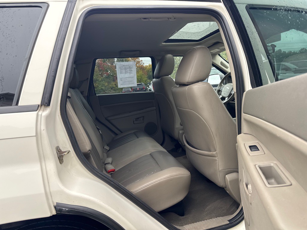 2007 Jeep Grand Cherokee Image 12