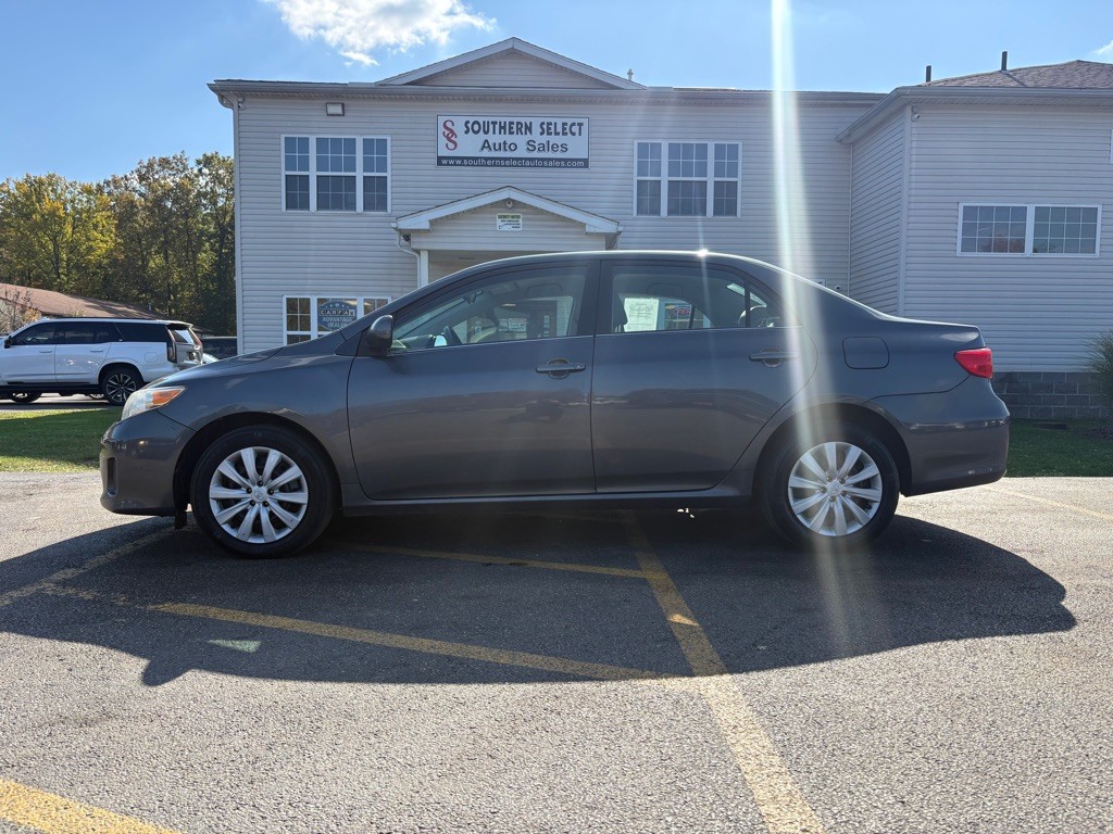 2013 Toyota Corolla Image 1