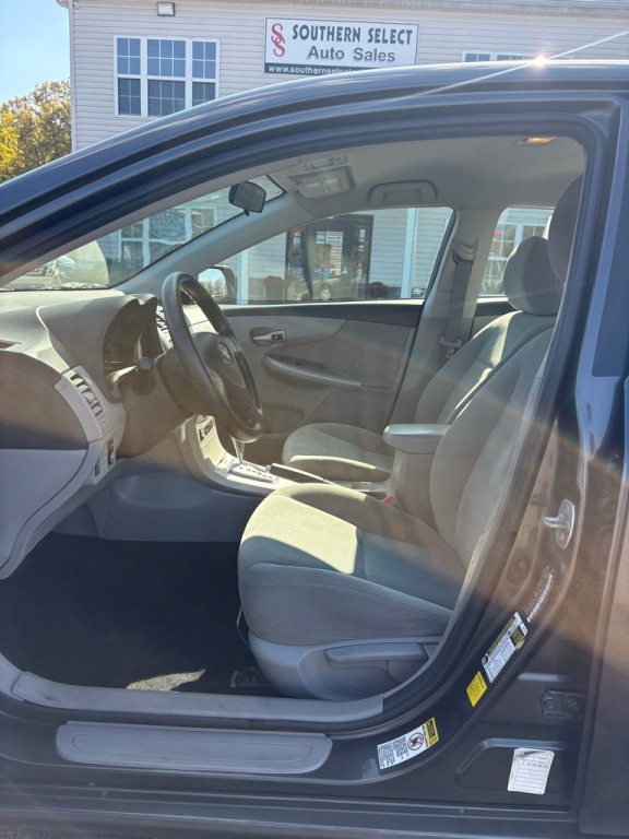 2013 Toyota Corolla Image 9