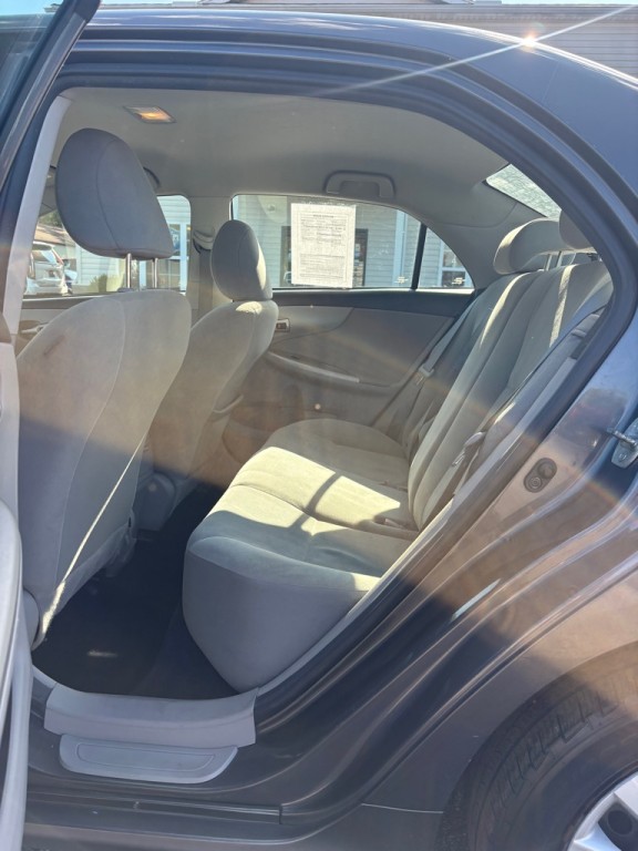 2013 Toyota Corolla Image 10