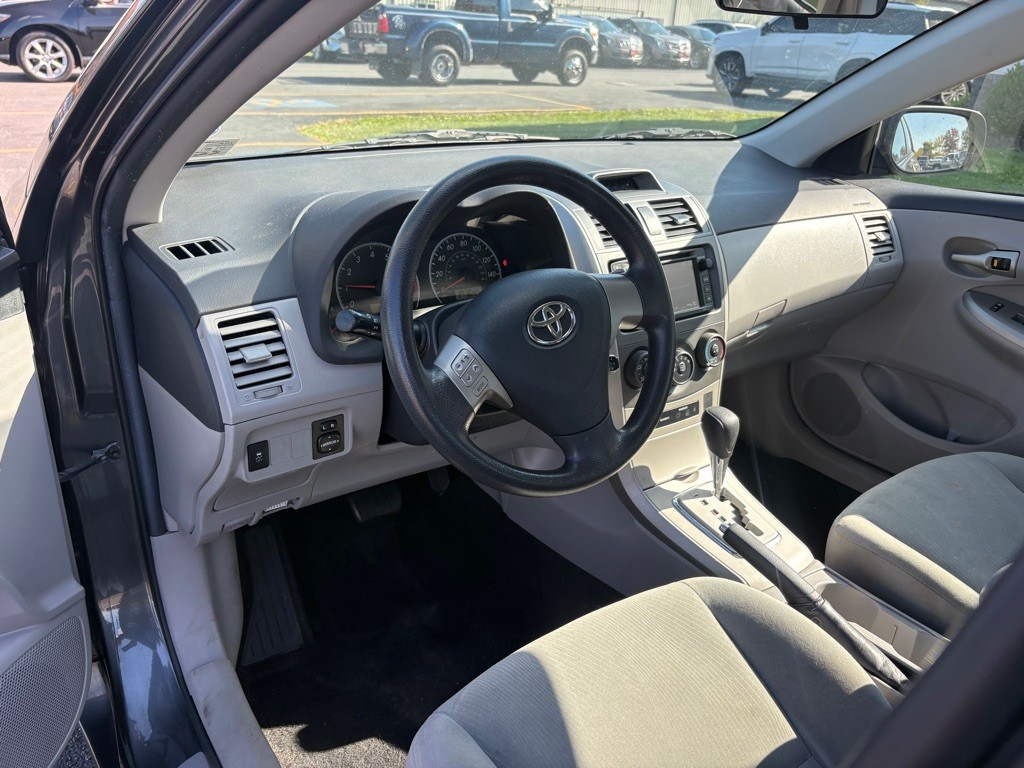 2013 Toyota Corolla Image 13