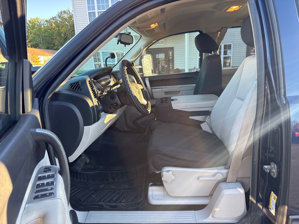 2010 Chevrolet Silverado 1500 Image 9