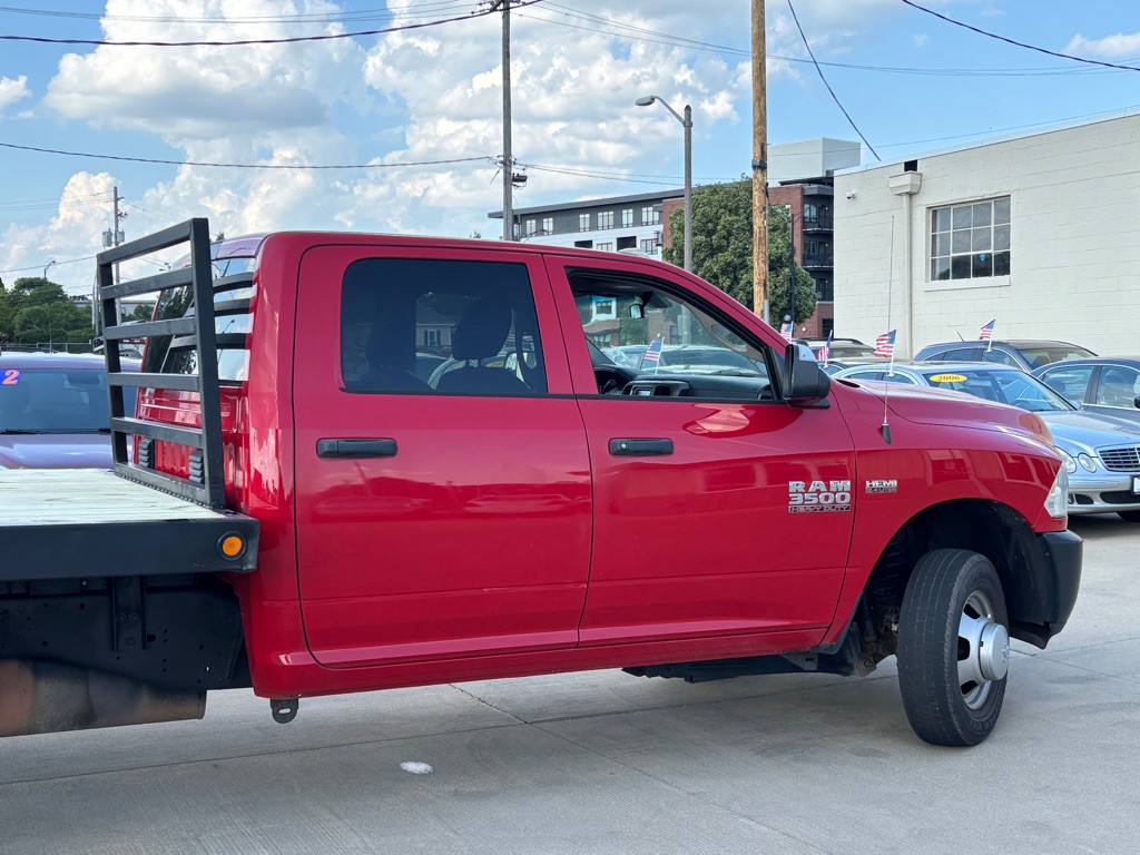 2017 RAM 3500 Image 11