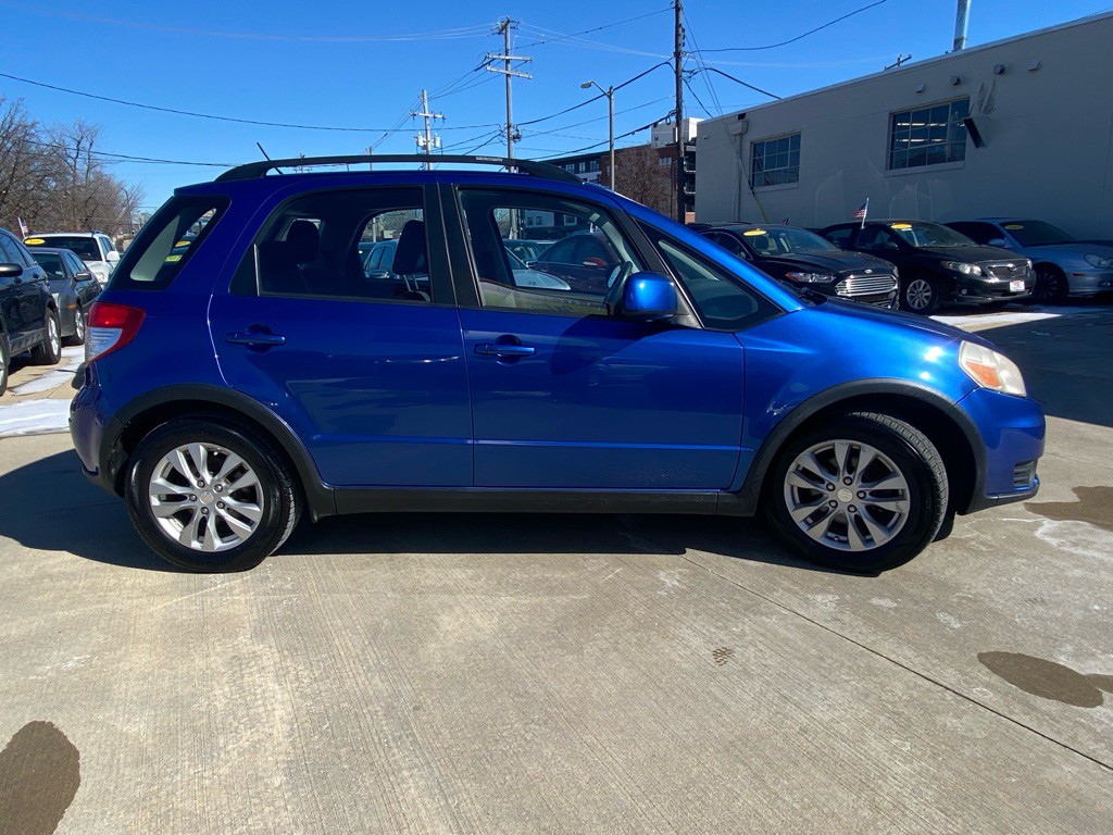 2013 Suzuki SX4 Image 4