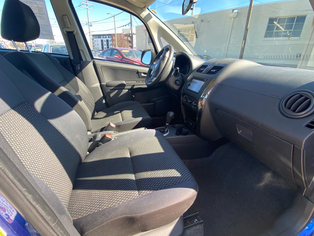 2013 Suzuki SX4 Image 10