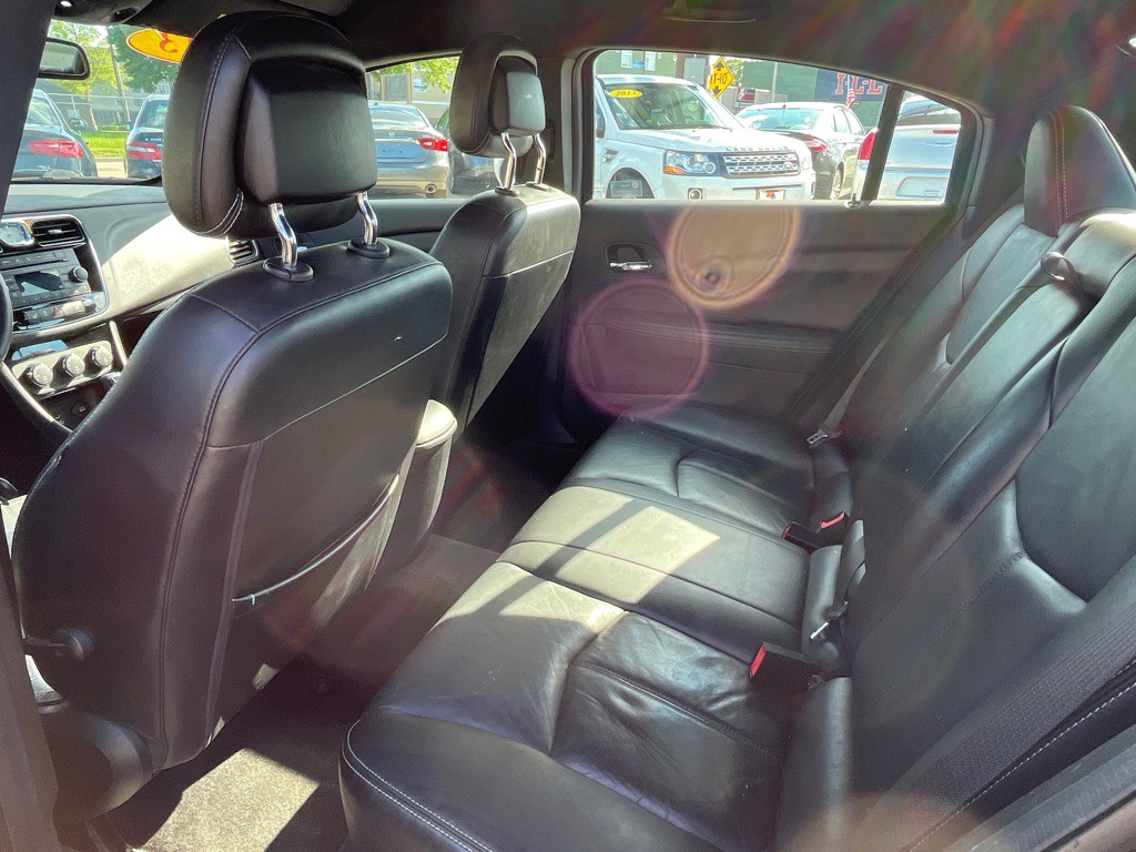 2013 Chrysler 200 Image 11