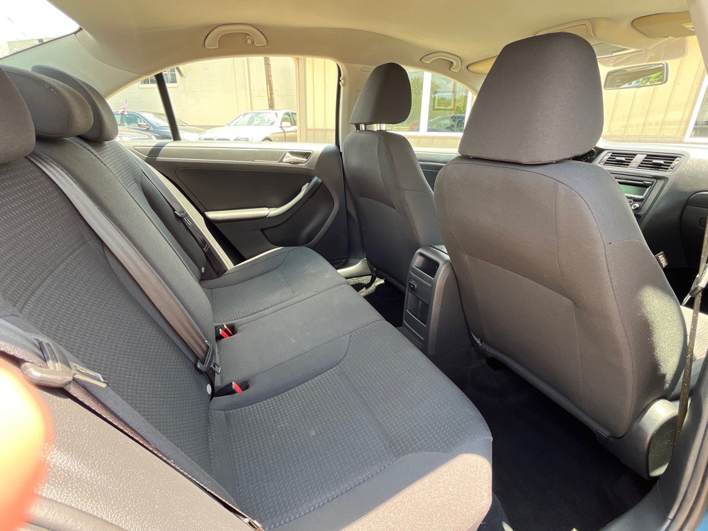 2015 Volkswagen Jetta Image 10