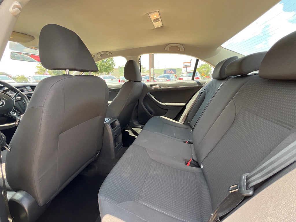 2015 Volkswagen Jetta Image 11