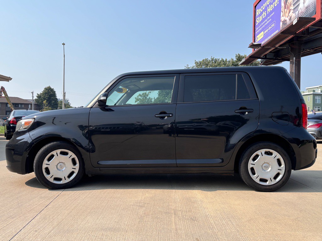 2009 Scion xB Image 2