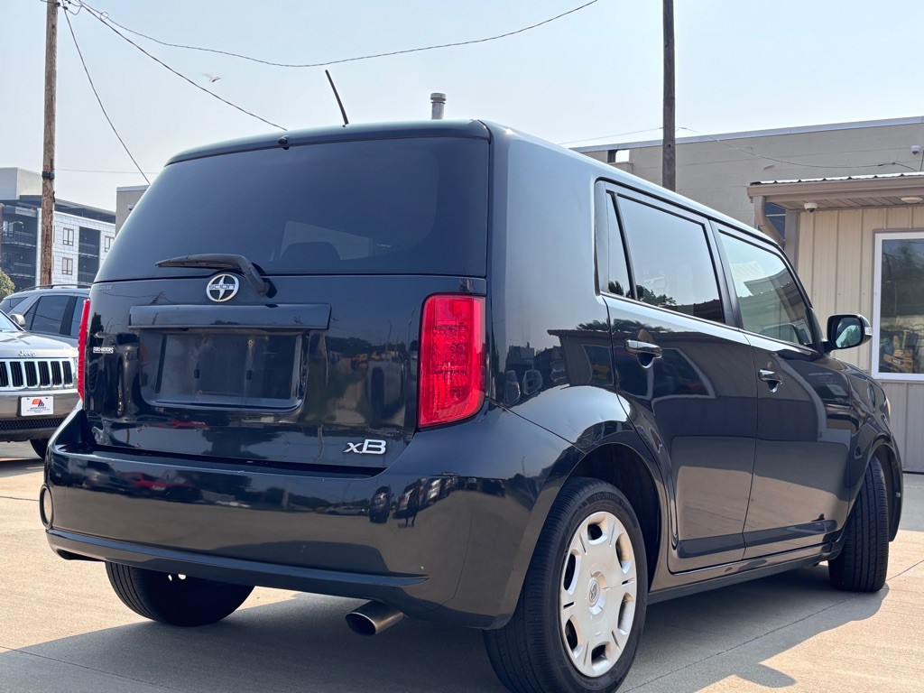2009 Scion xB Image 5