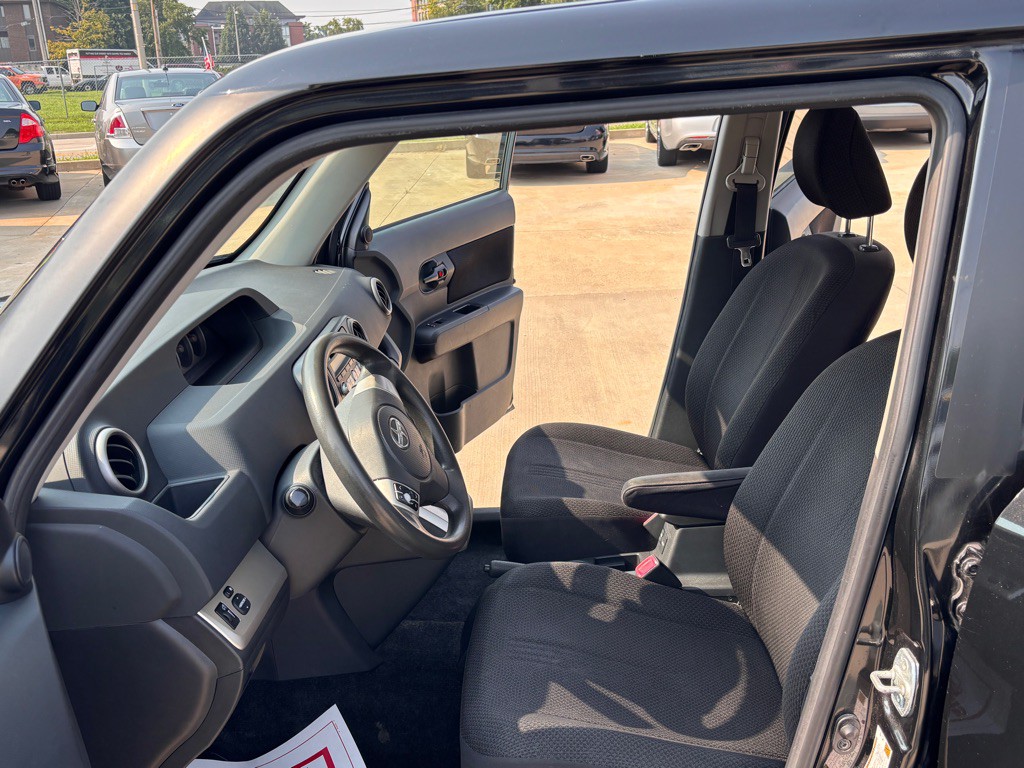 2009 Scion xB Image 14