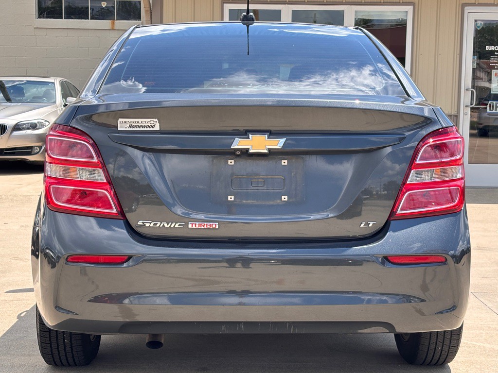 2017 Chevrolet Sonic Image 4
