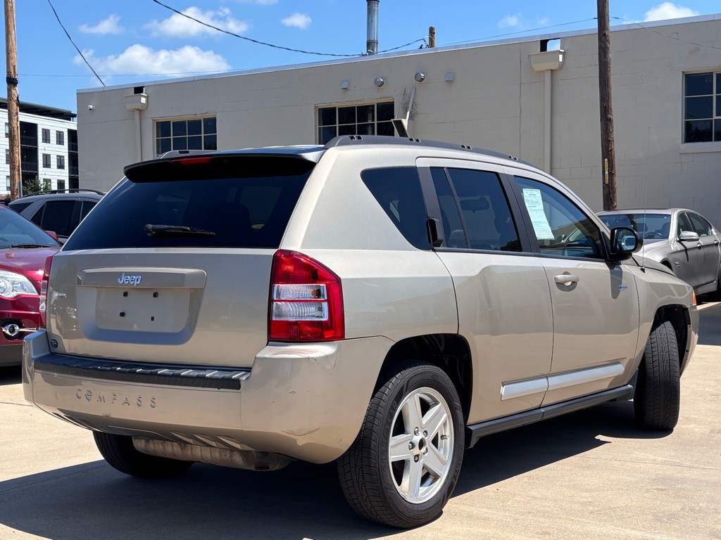 2010 Jeep Compass Image 5