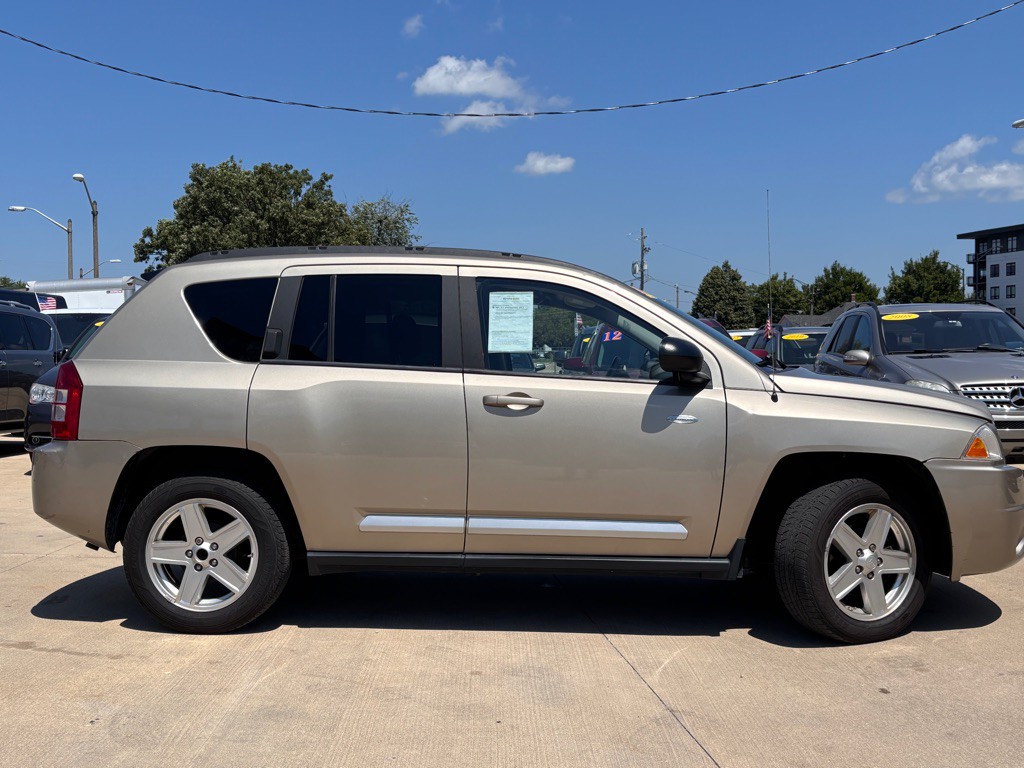 2010 Jeep Compass Image 6