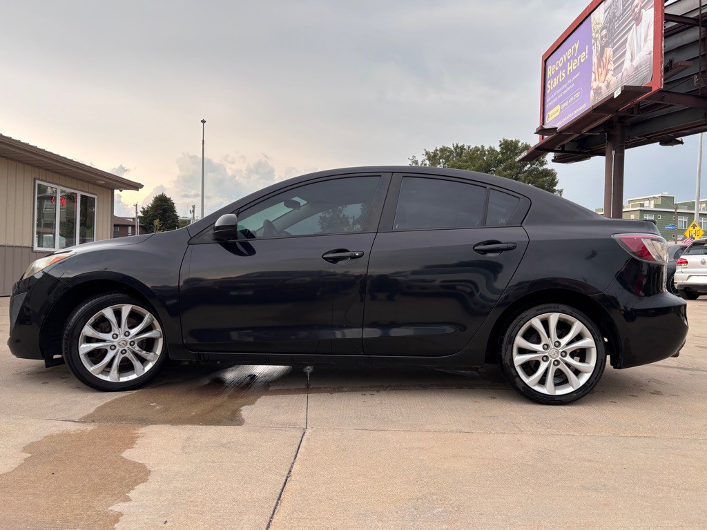 2011 Mazda Mazda3 Image 2