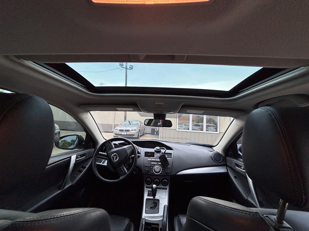 2011 Mazda Mazda3 Image 8