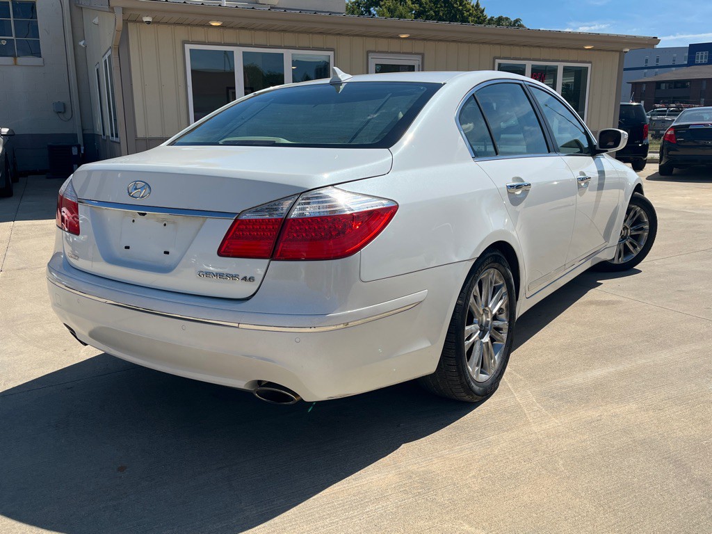 2009 Hyundai Genesis Image 5