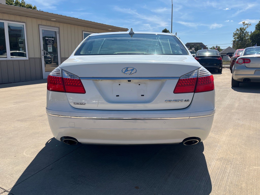 2009 Hyundai Genesis Image 6