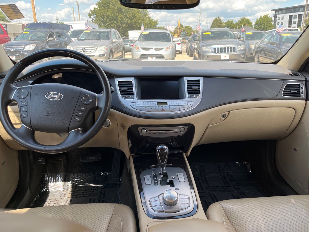 2009 Hyundai Genesis Image 13