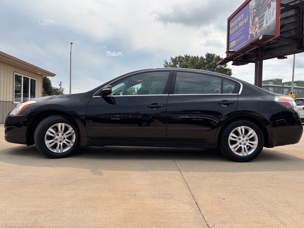 2012 Nissan Altima Image 2
