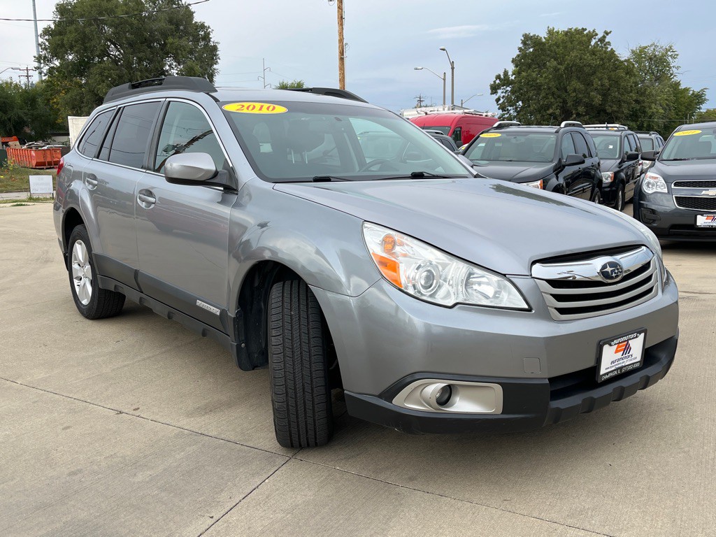 2010 Subaru Outback Image 3