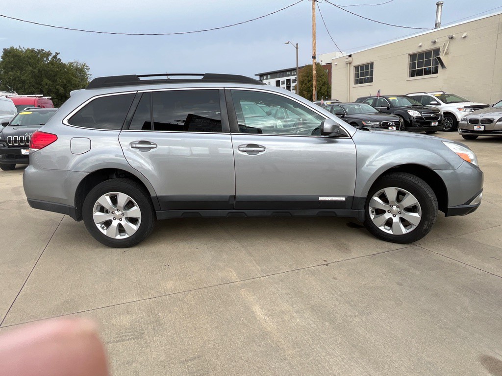 2010 Subaru Outback Image 4
