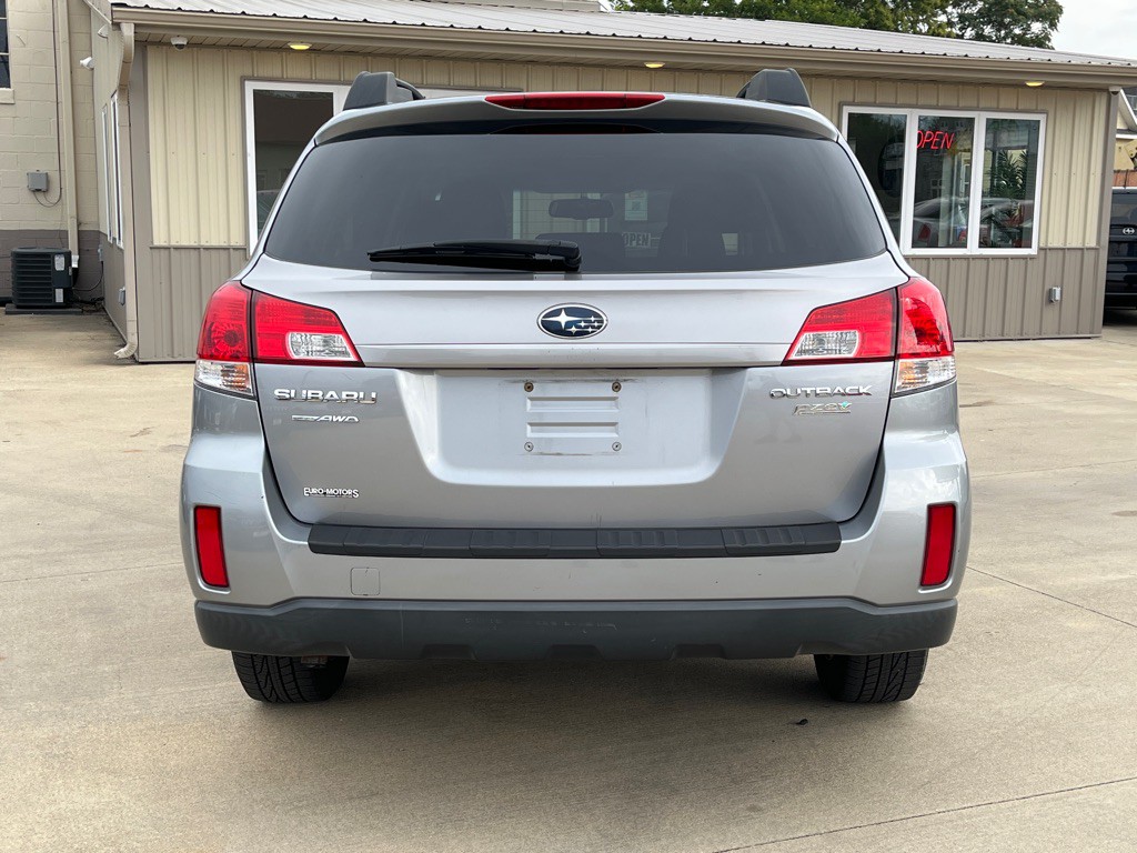 2010 Subaru Outback Image 6