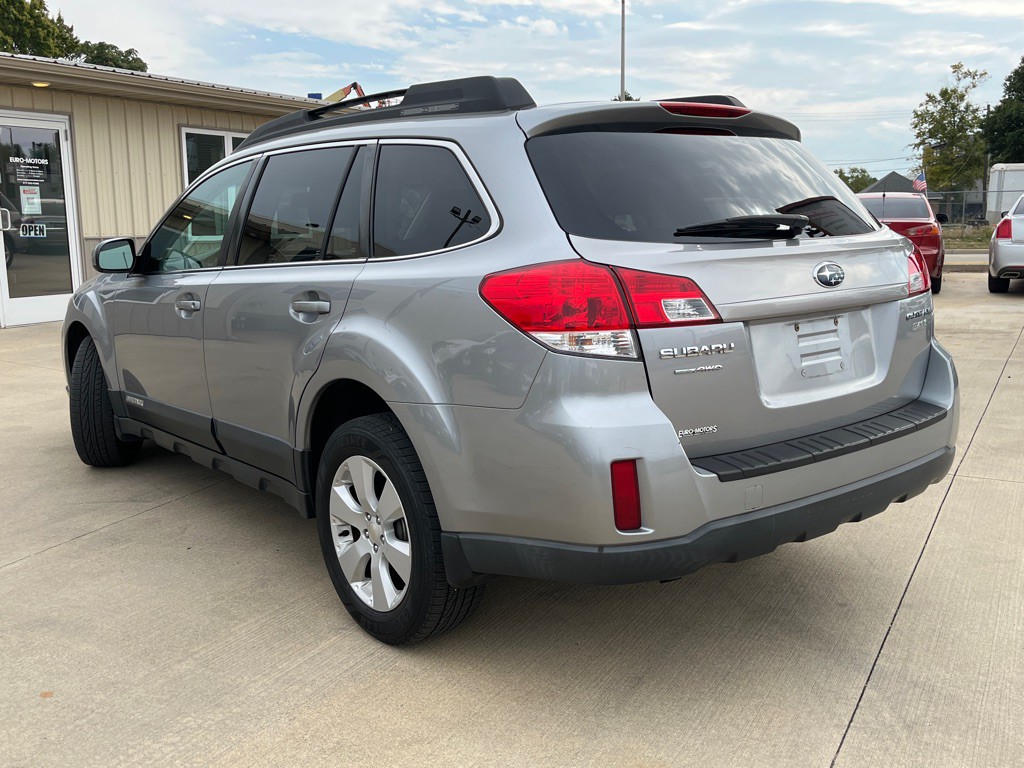 2010 Subaru Outback Image 7