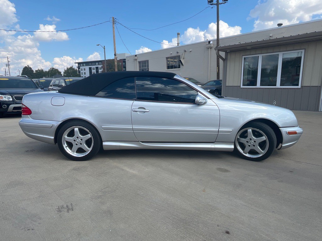 2003 Mercedes-Benz CLK-Class Image 4