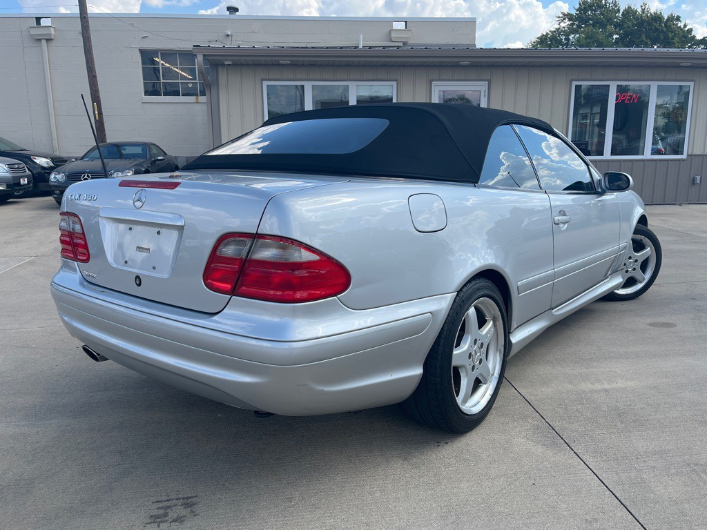 2003 Mercedes-Benz CLK-Class Image 5