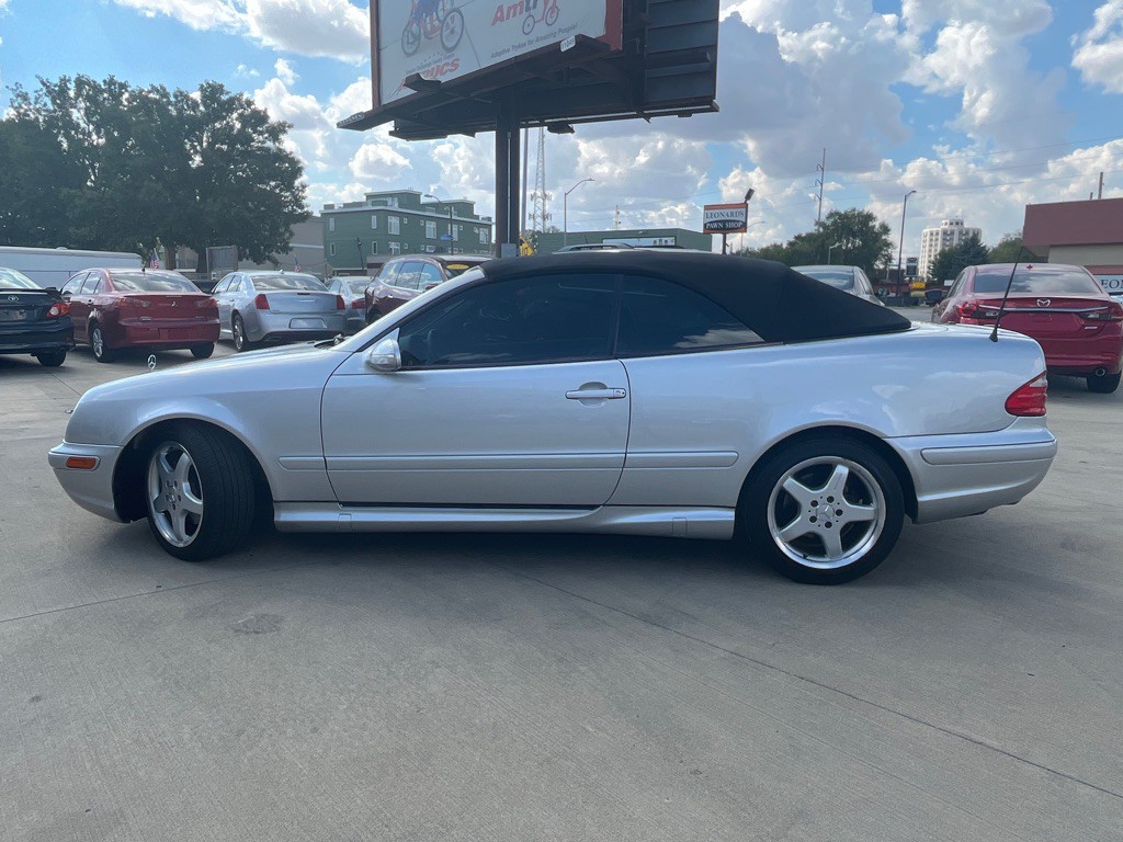 2003 Mercedes-Benz CLK-Class Image 8