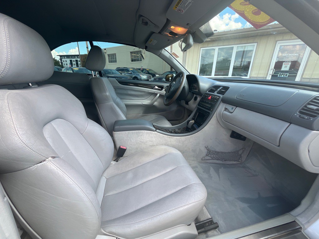 2003 Mercedes-Benz CLK-Class Image 9