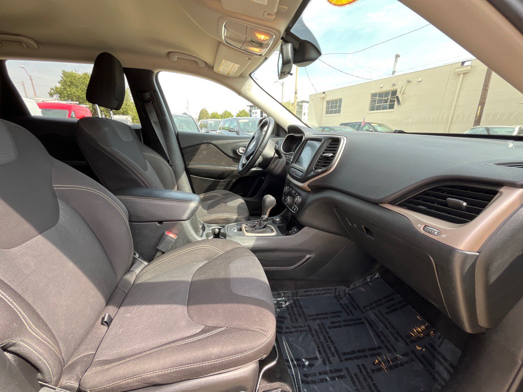 2015 Jeep Cherokee Image 9
