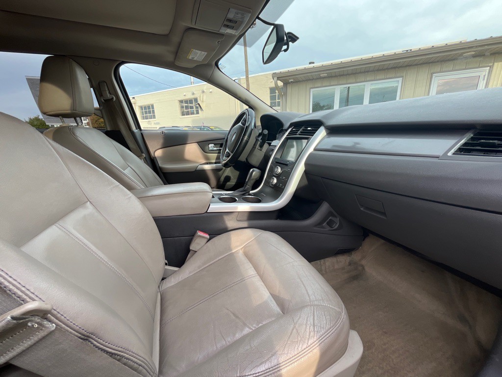 2011 Ford Edge Image 9