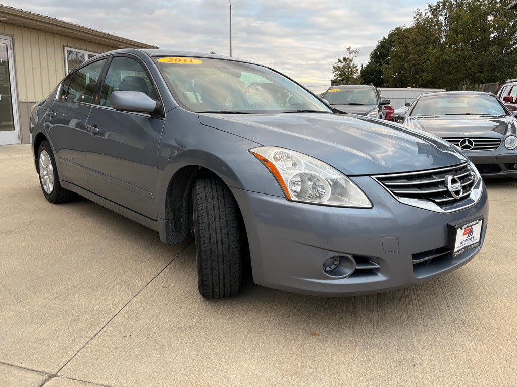 2011 Nissan Altima Image 3