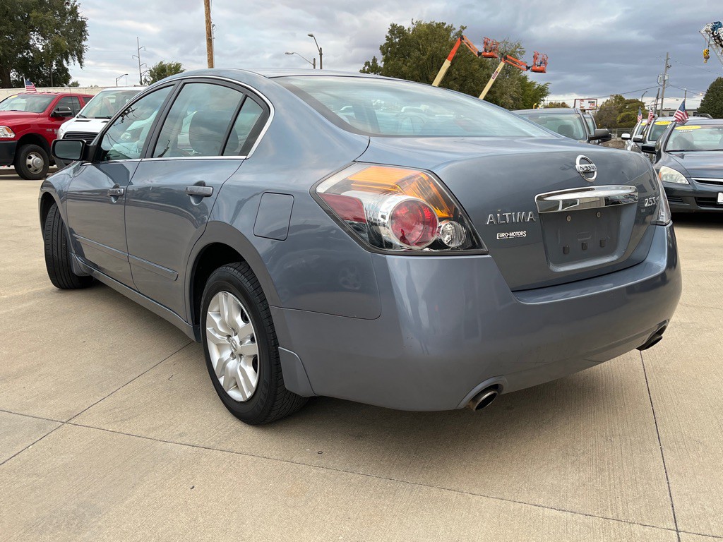 2011 Nissan Altima Image 7