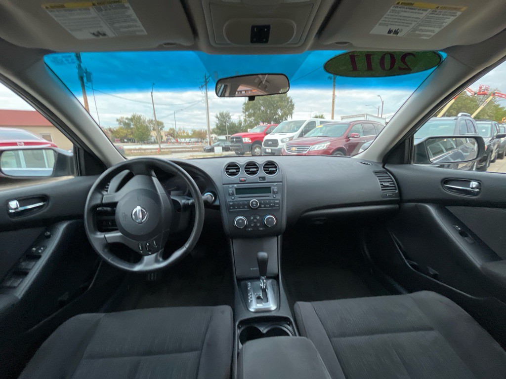 2011 Nissan Altima Image 12