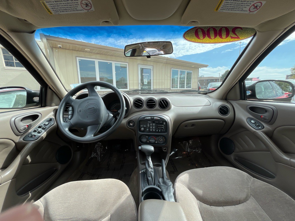 2000 Pontiac Grand Am Image 12