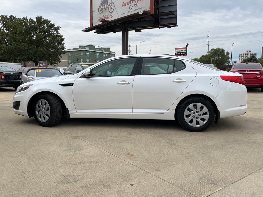 2011 Kia Optima Image 8