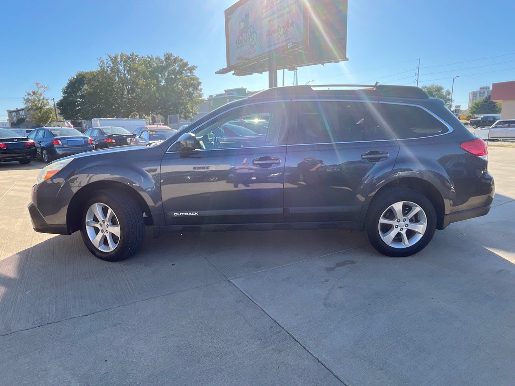 2013 Subaru Outback Image 8