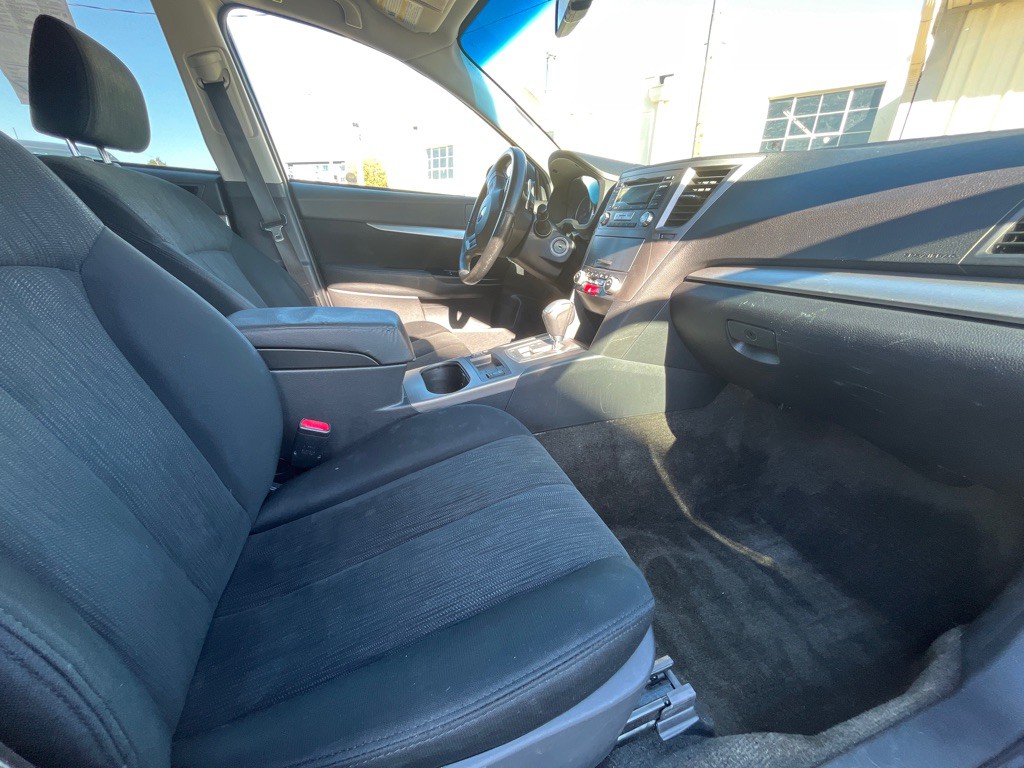 2013 Subaru Outback Image 9