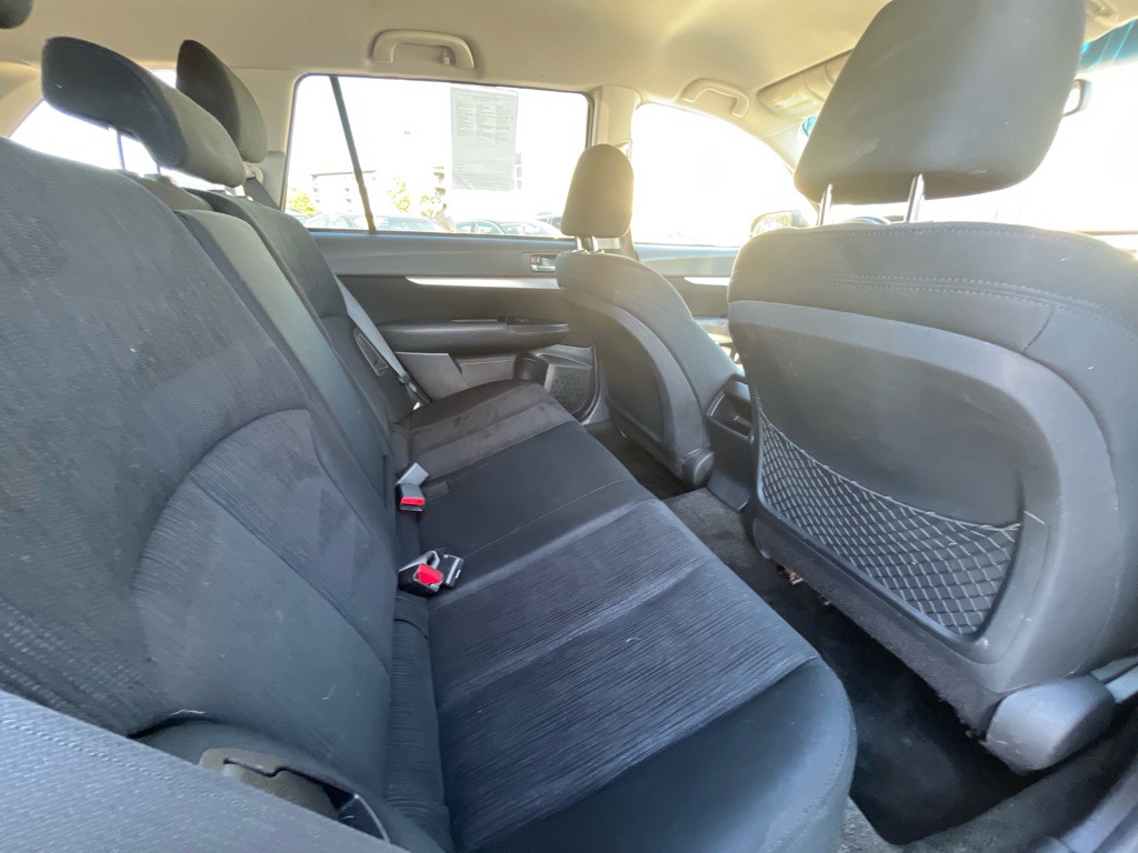 2013 Subaru Outback Image 10
