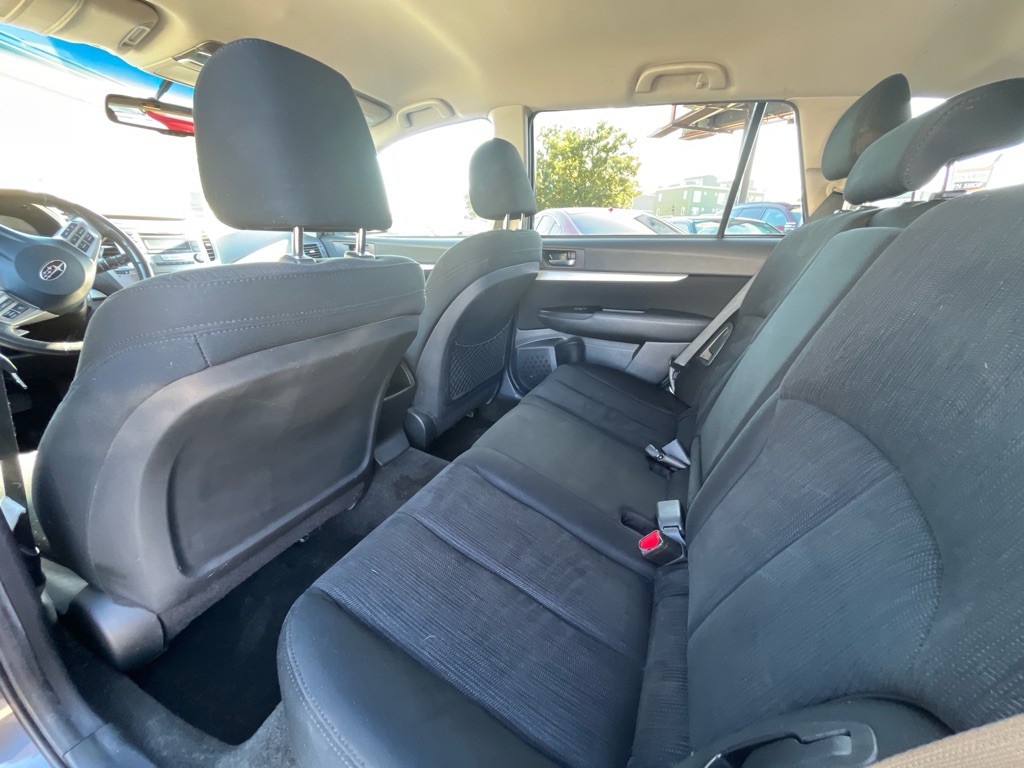 2013 Subaru Outback Image 12