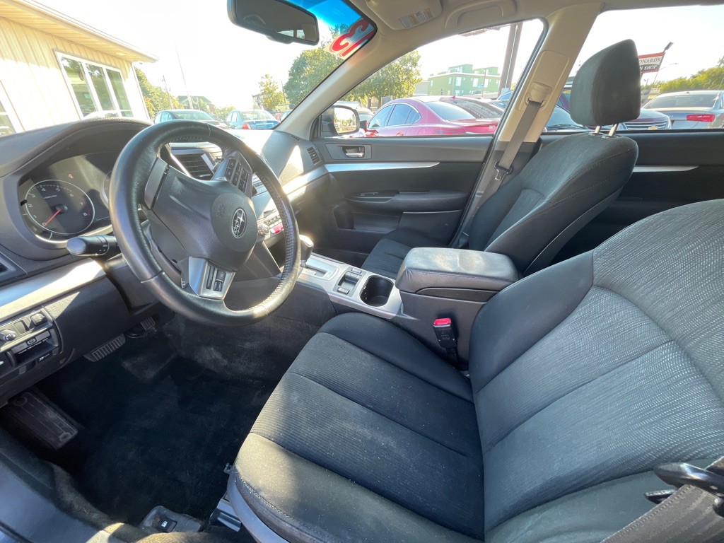 2013 Subaru Outback Image 14
