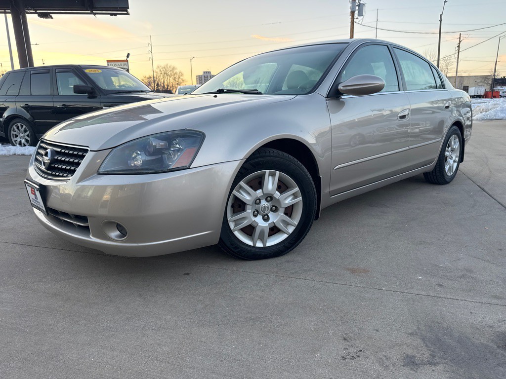 2005 Nissan Altima Image 1