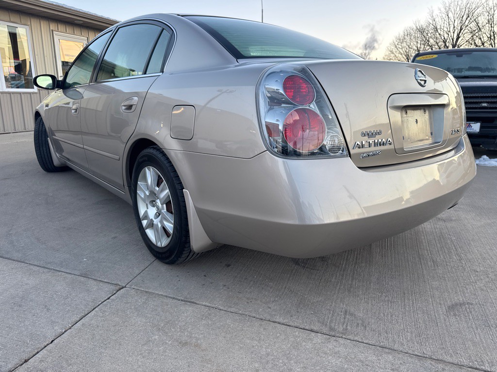 2005 Nissan Altima Image 4